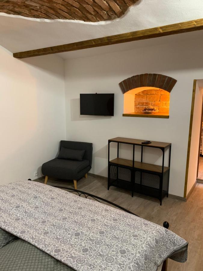 Apartmany Pod Kloboukem ยาคีมอฟ ภายนอก รูปภาพ