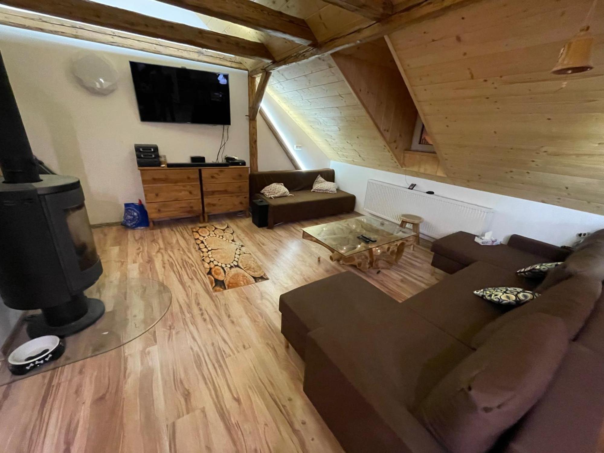 Apartmany Pod Kloboukem ยาคีมอฟ ภายนอก รูปภาพ